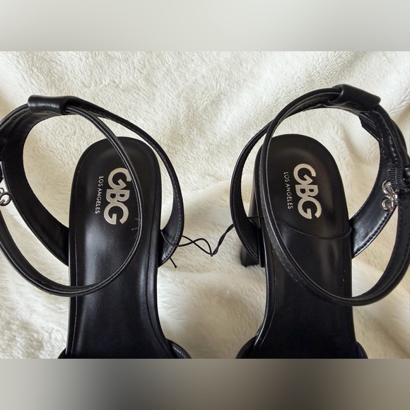 GBG Los Angeles Black Platform Heels - Picture 5 of 13